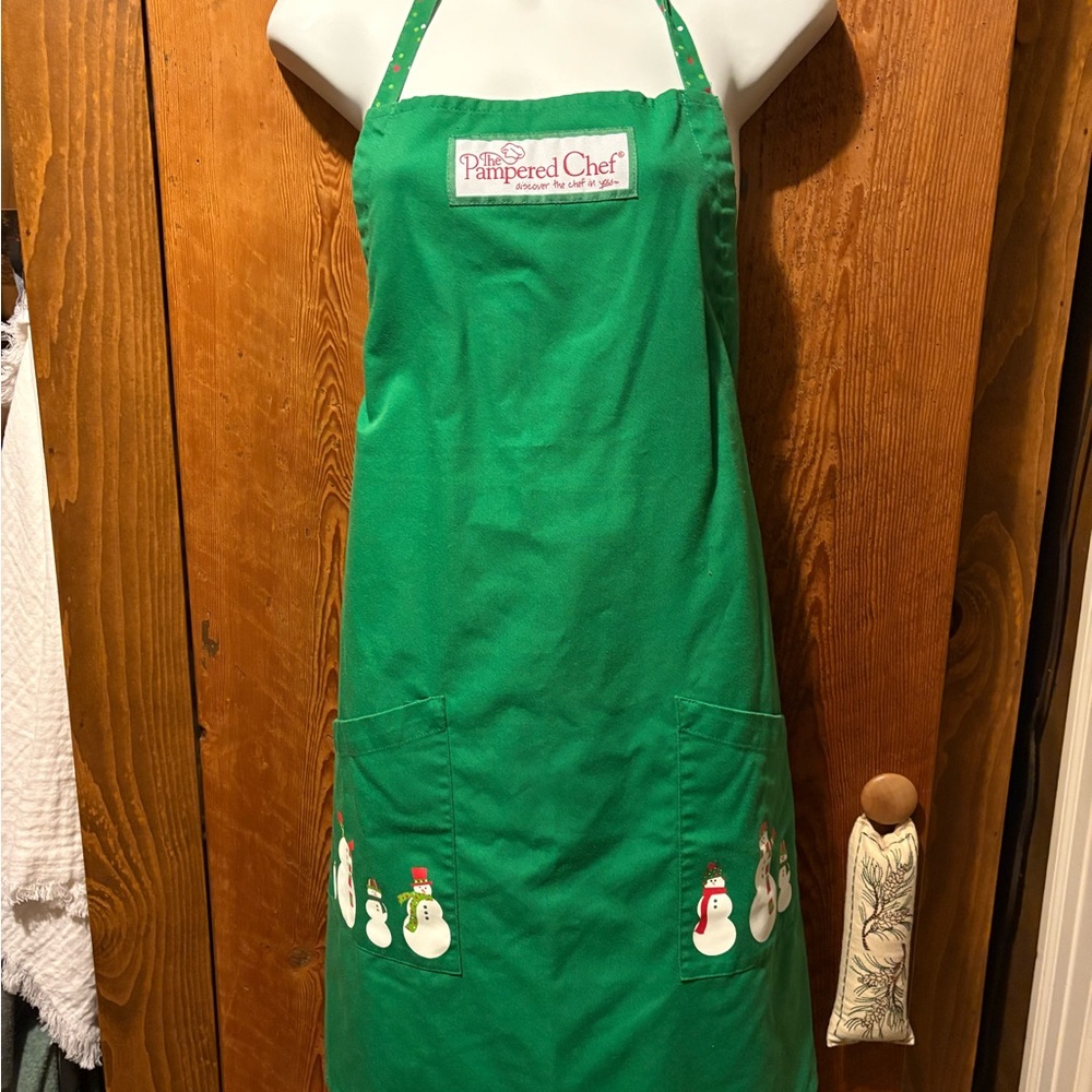 Pampered Chef Green Apron with Snowman Design. Vintage. Very Rare